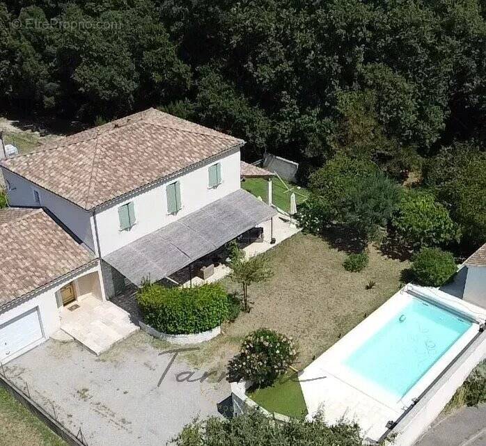 Maison à MALATAVERNE