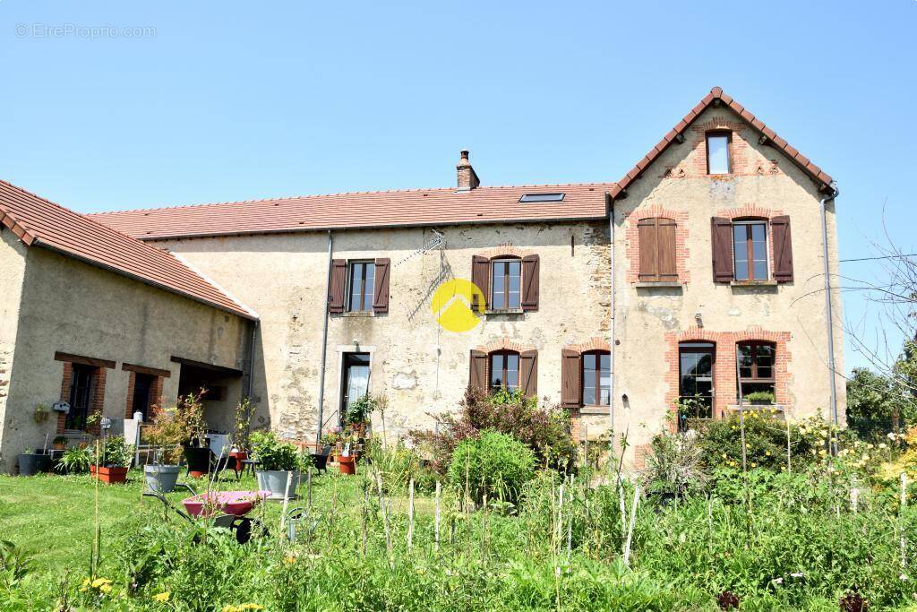 Maison à BOUSSAC