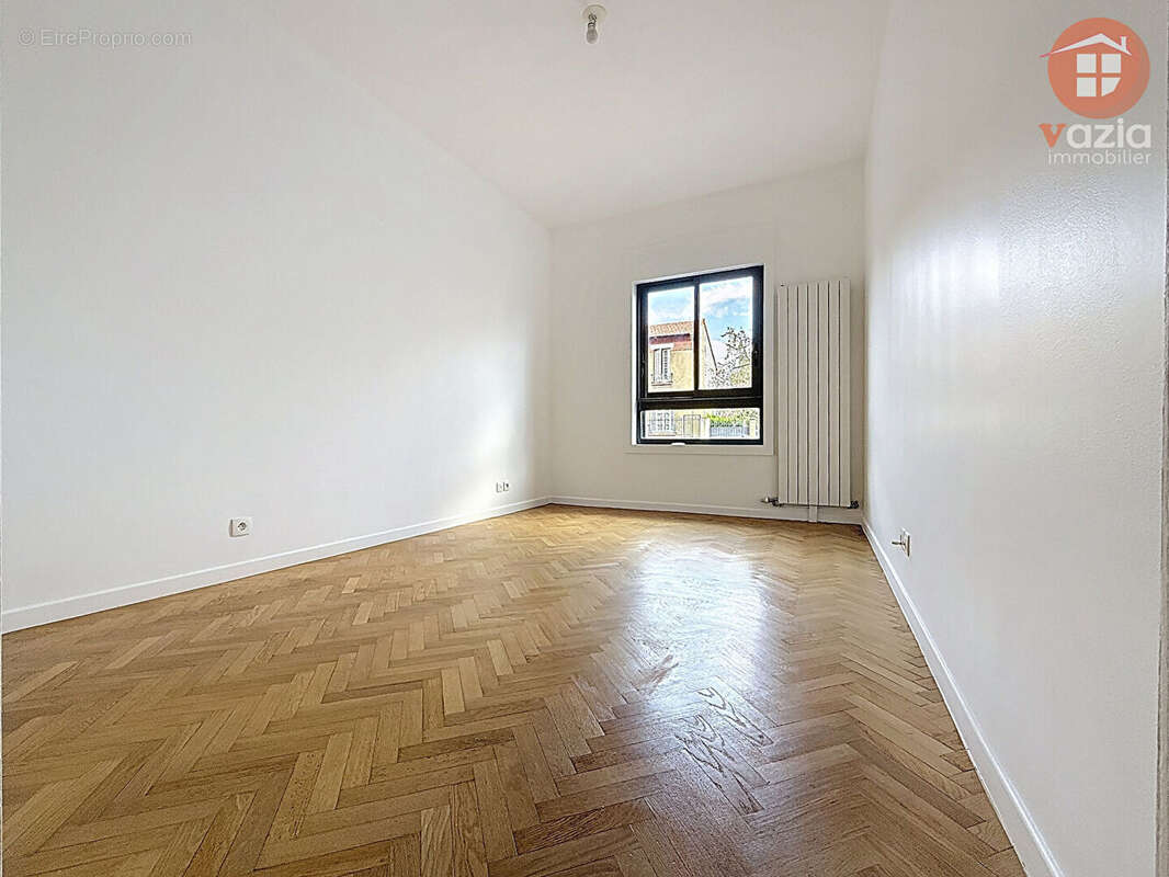 Appartement à SURESNES