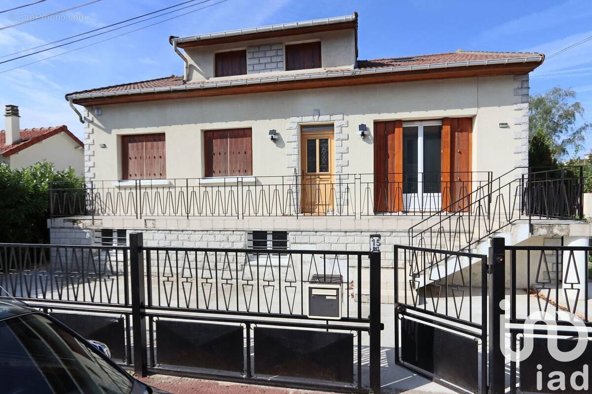 Photo 1 - Maison à EZANVILLE