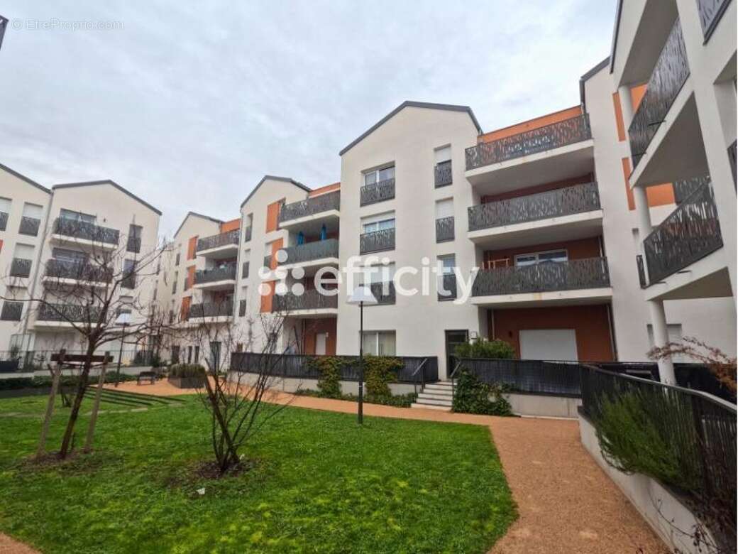 Appartement à SAINT-LAURENT-DE-MURE