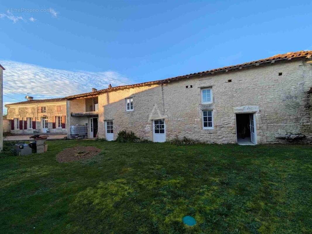 Maison à COGNAC