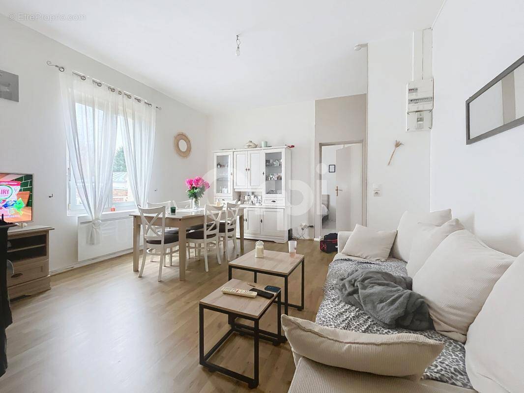 Appartement à RESSONS-SUR-MATZ