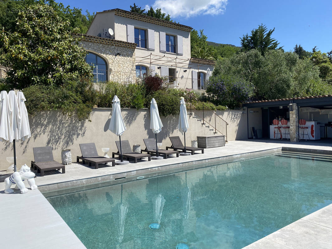 Maison à TOURRETTES-SUR-LOUP