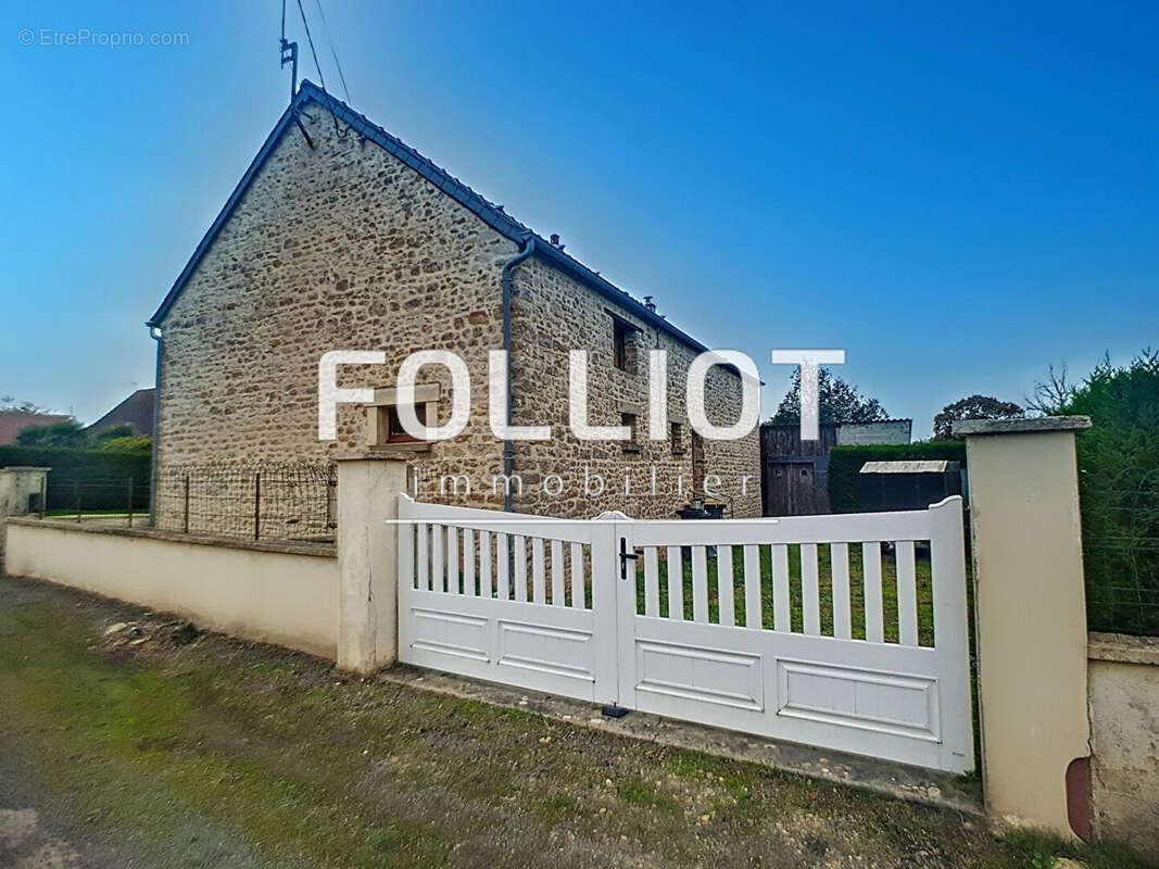 Maison à LE MOLAY-LITTRY