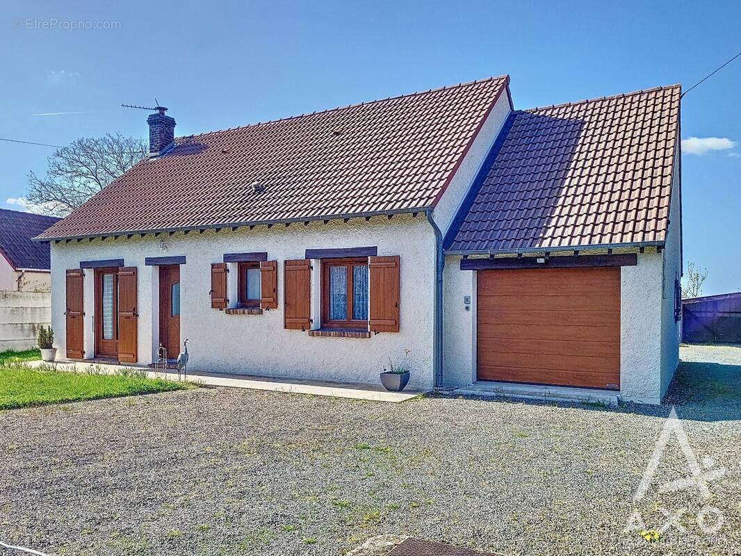 Maison à GIROLLES