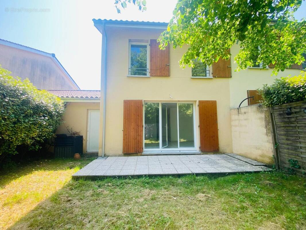 Photo 1 - Maison à SAINT-JEAN-D&#039;ANGELY