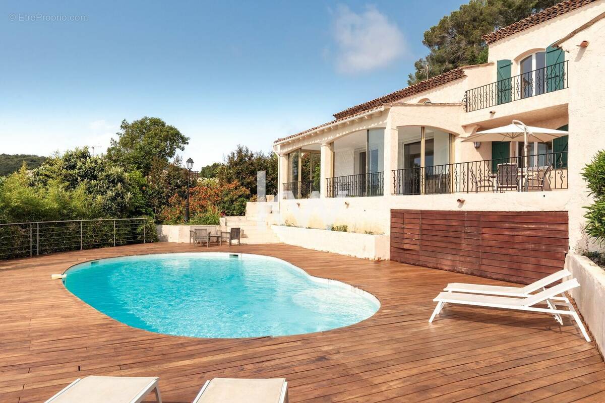 Maison à VALLAURIS