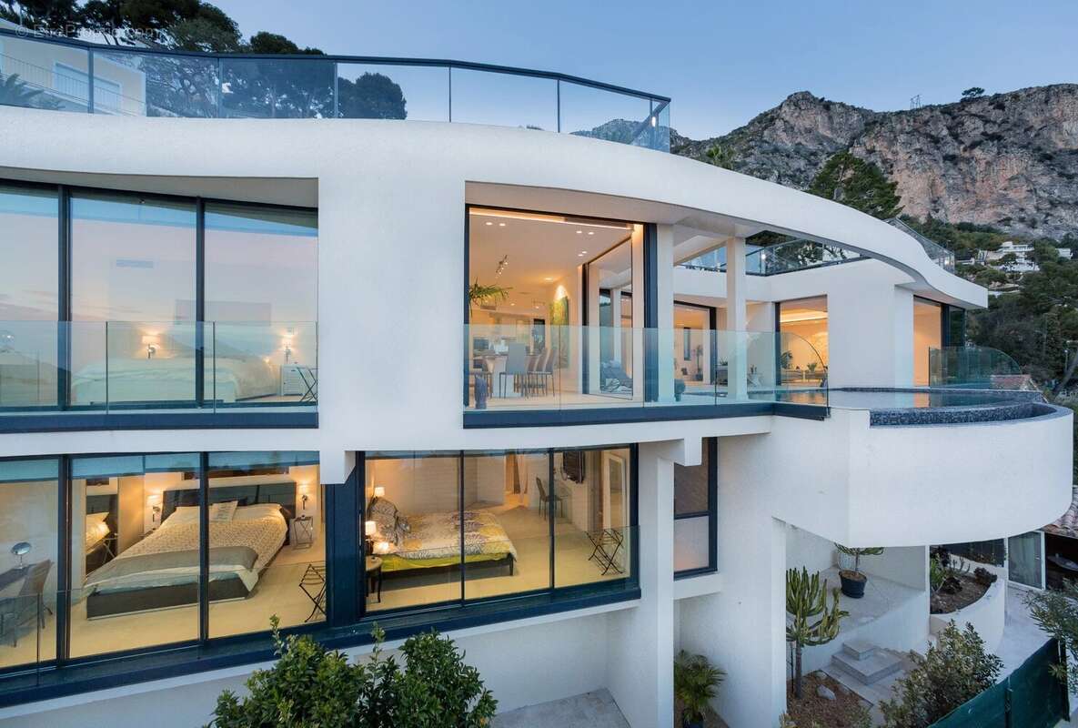 Maison à EZE