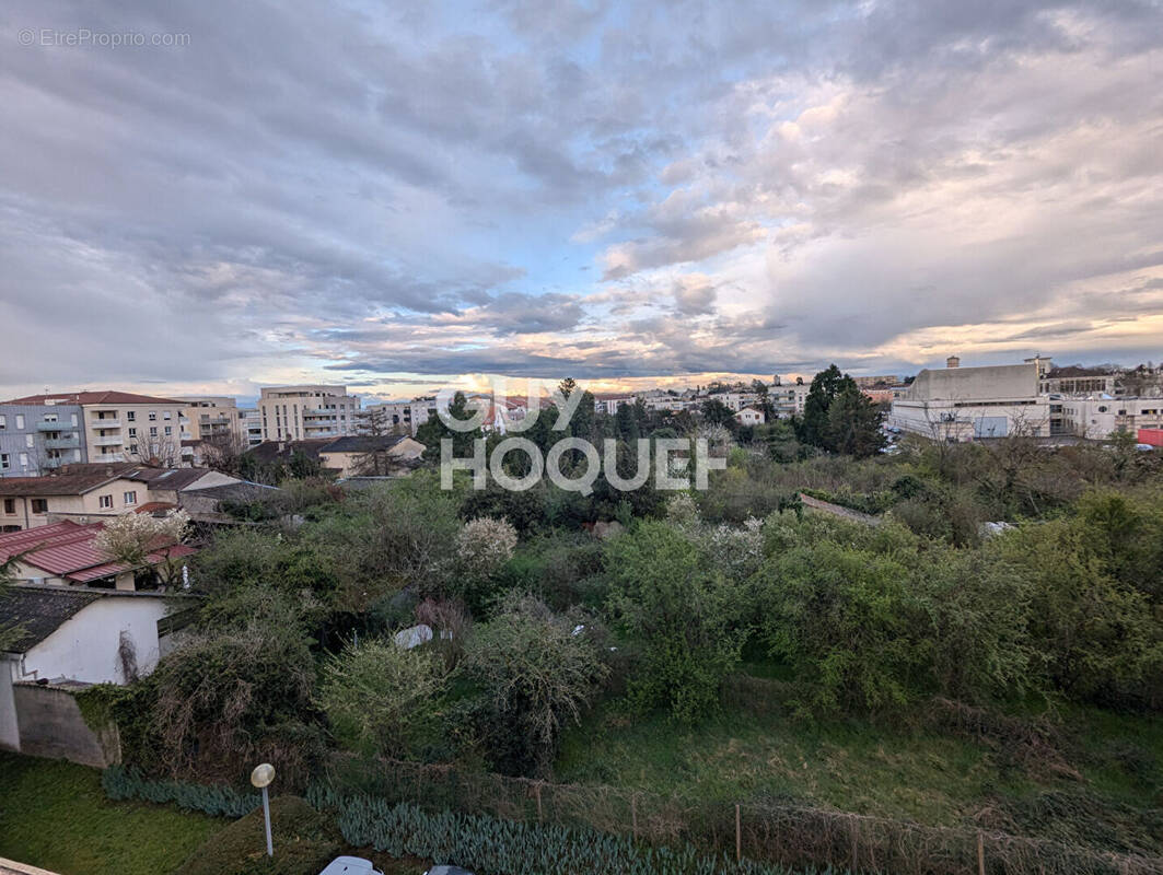 Appartement à DECINES-CHARPIEU