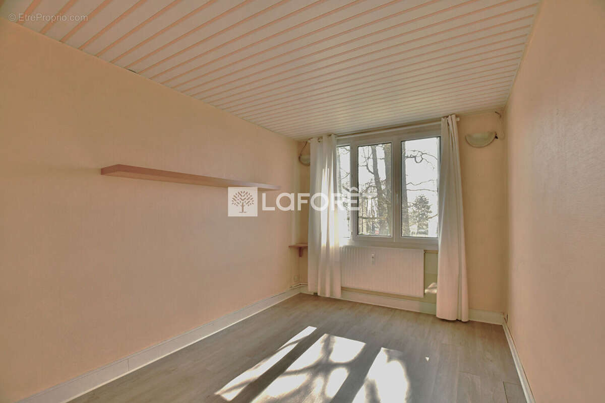 Appartement à LA CELLE-SAINT-CLOUD