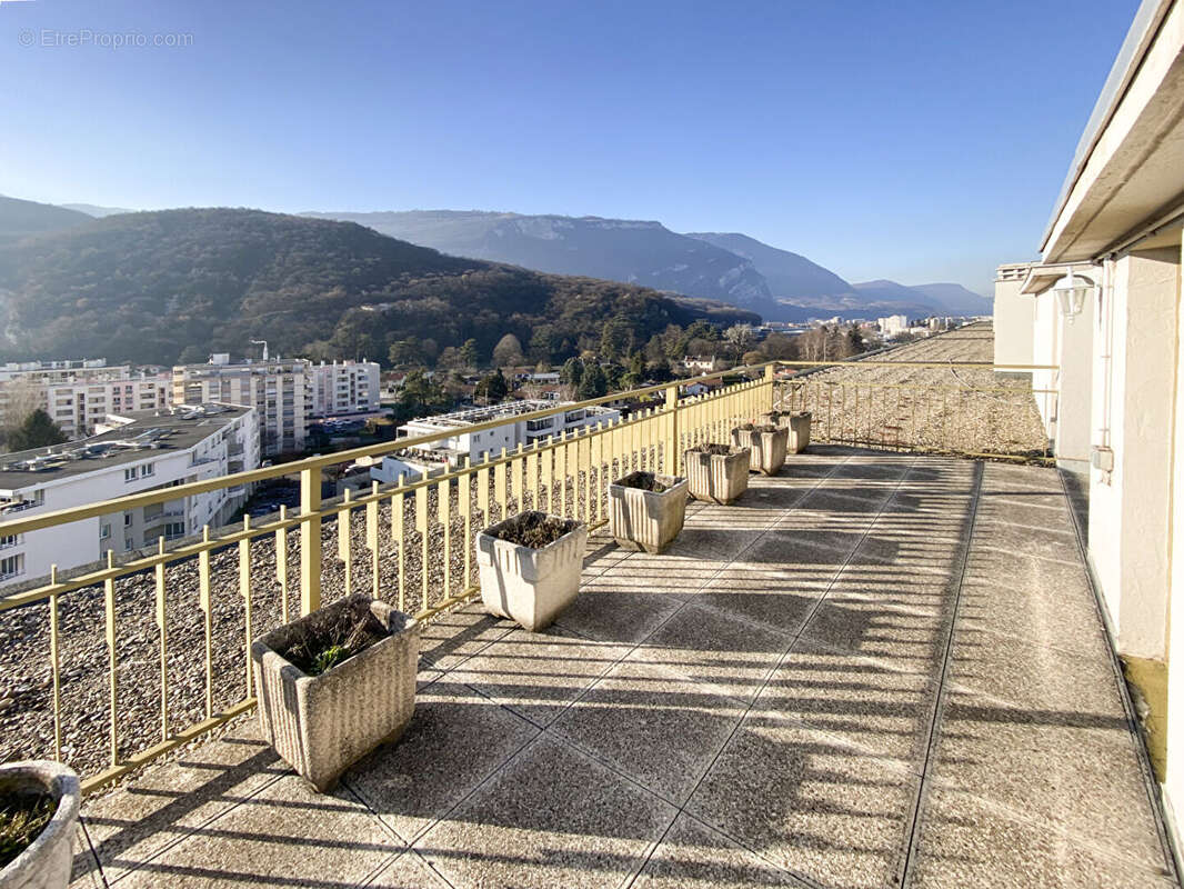 Appartement à SEYSSINET-PARISET