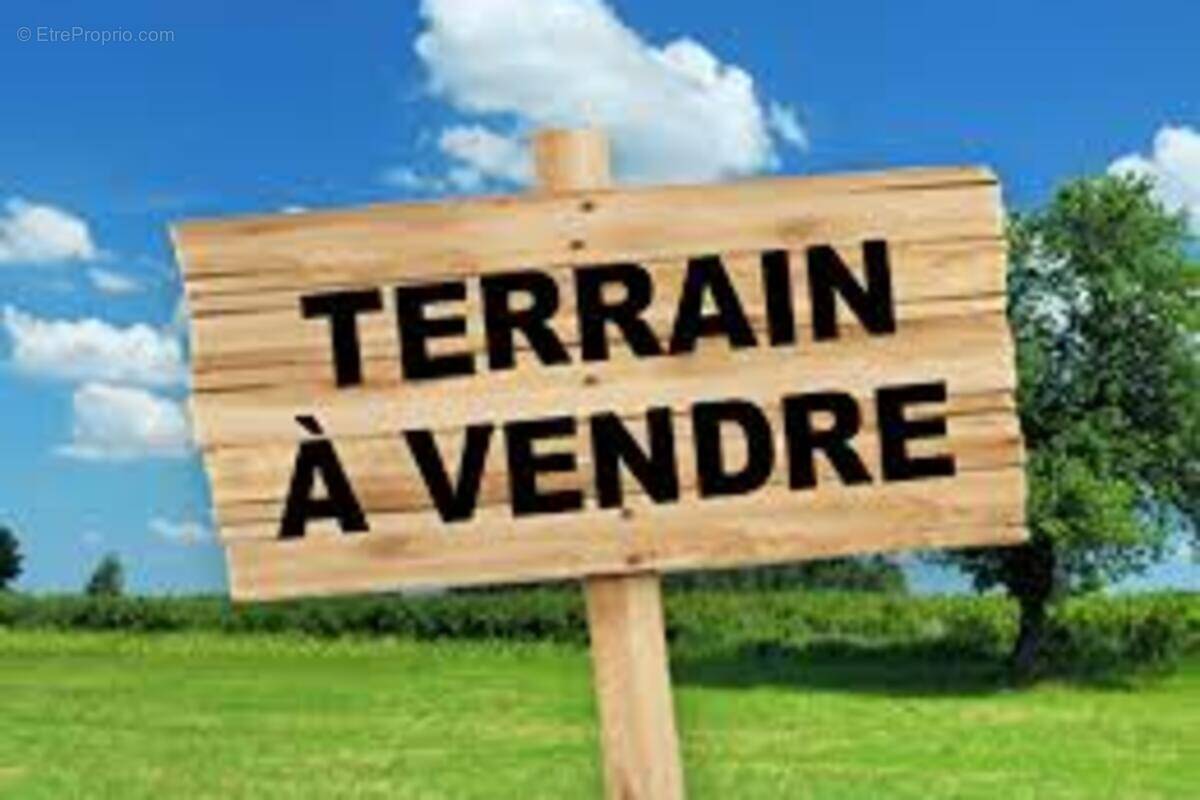 Terrain à SEVRES