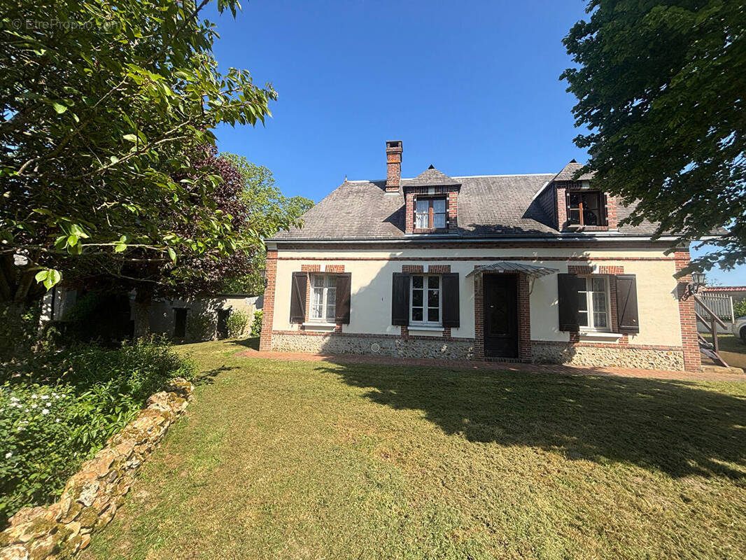 Maison à DAMVILLE