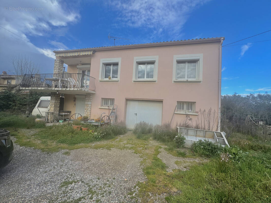 Maison à LE PUY-SAINTE-REPARADE