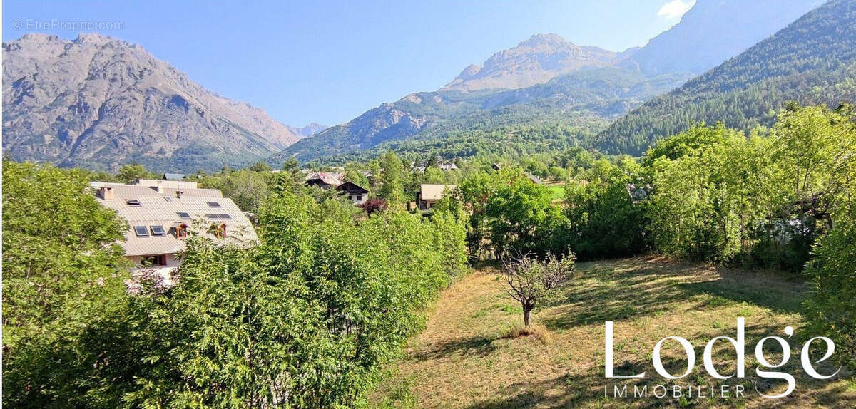 Terrain à PELVOUX