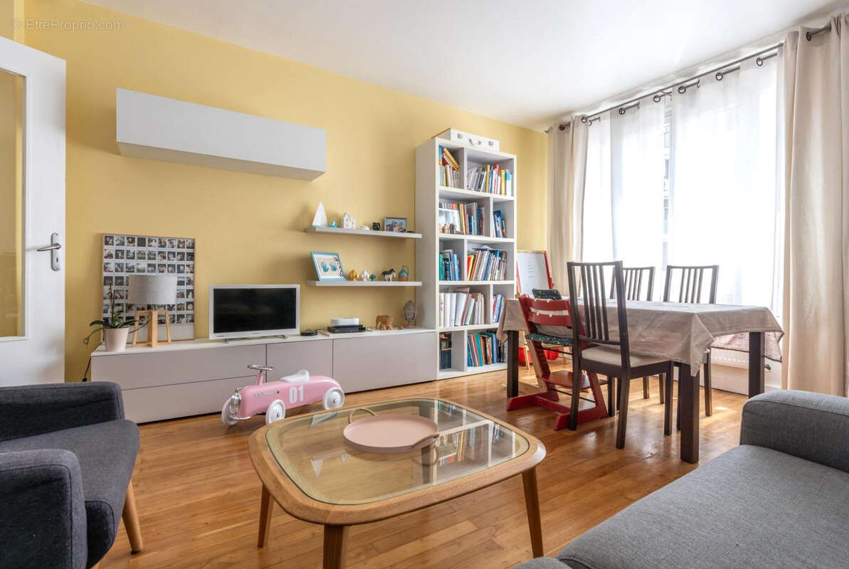 Appartement à SAINT-MAUR-DES-FOSSES