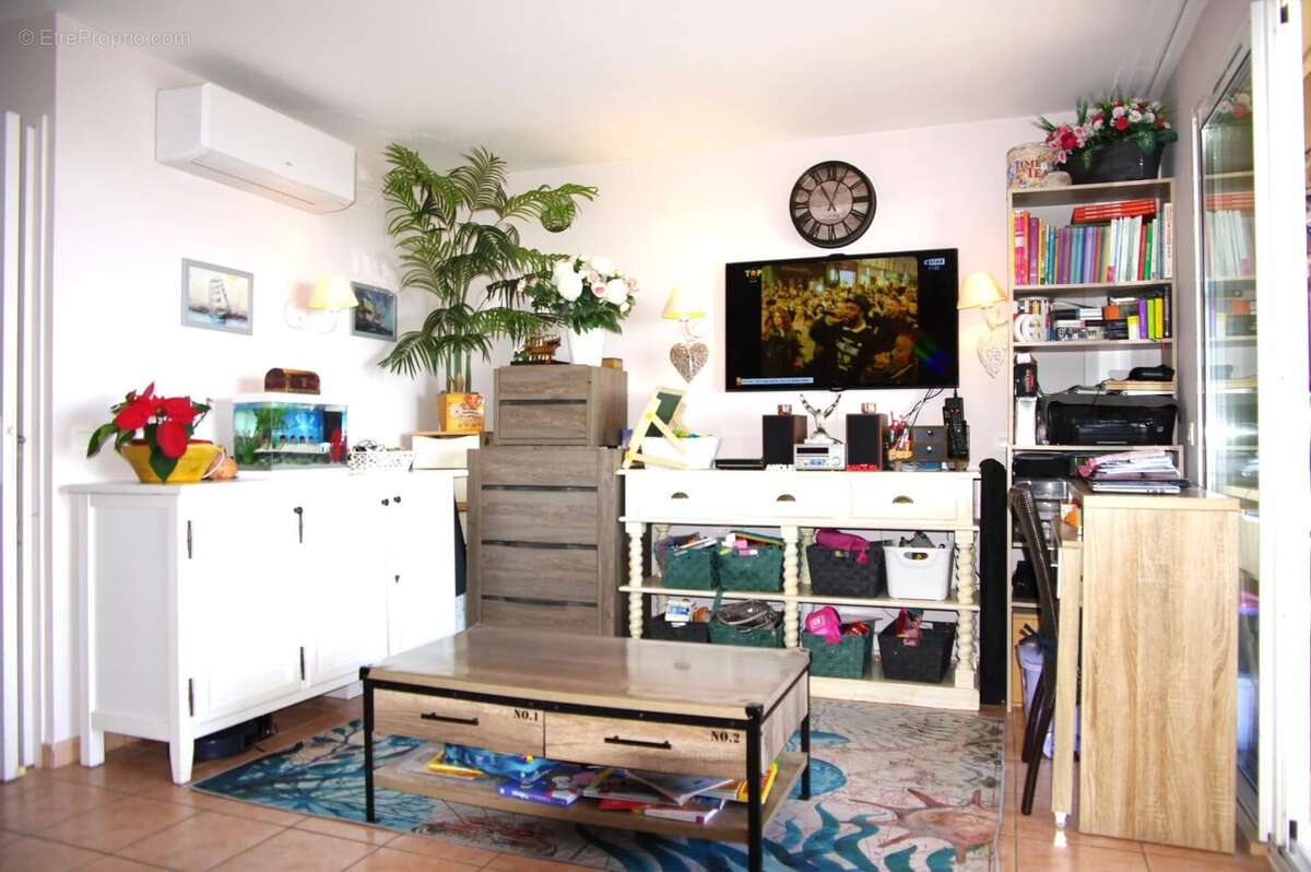 Appartement à ROQUEBRUNE-SUR-ARGENS