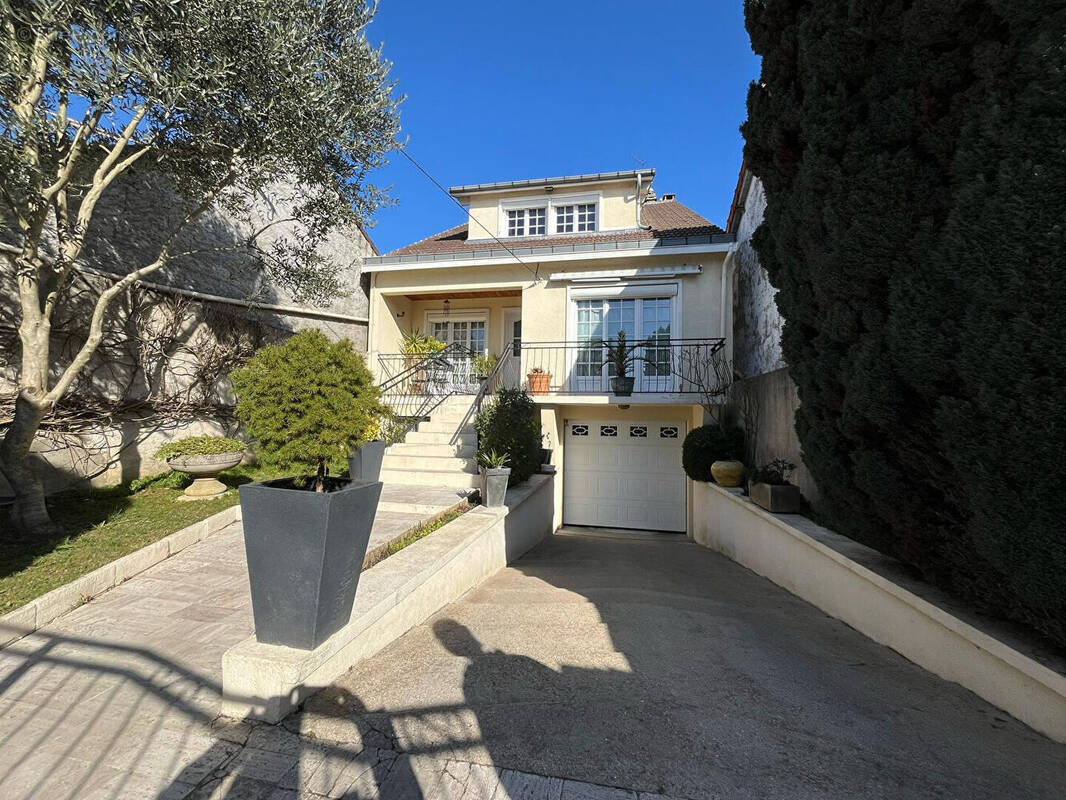 Maison à LOUVRES