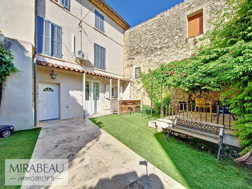 Maison à MIRABEAU