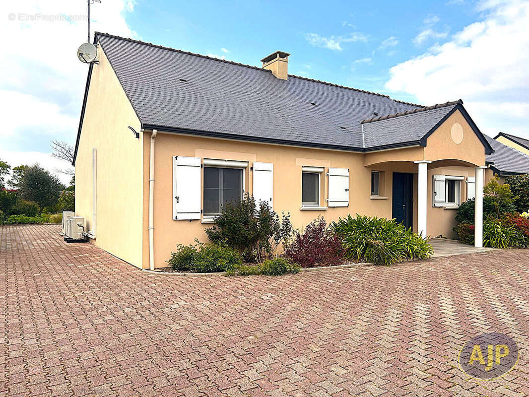 Maison à LA CHAPELLE-LAUNAY