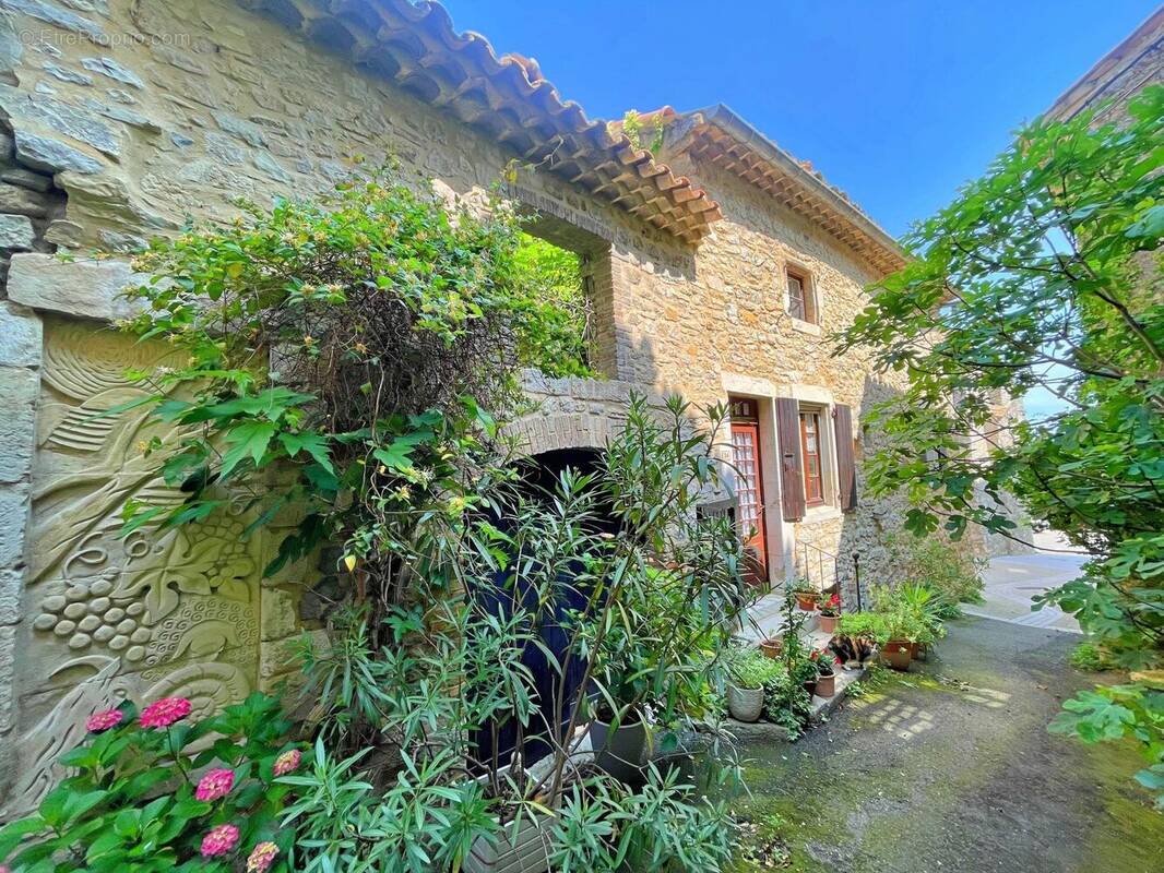 Façade principale - Maison à GRAS