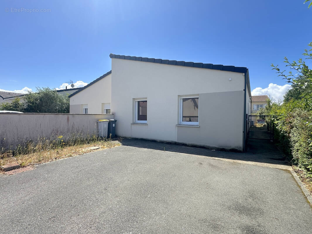 Maison à VOUNEUIL-SOUS-BIARD