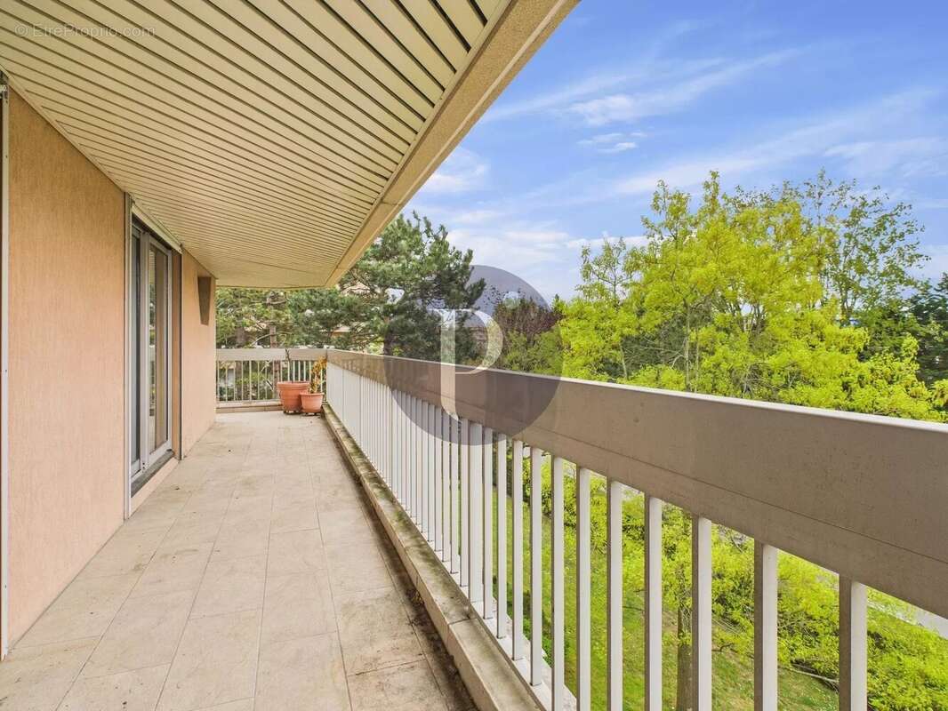 Appartement à VERRIERES-LE-BUISSON