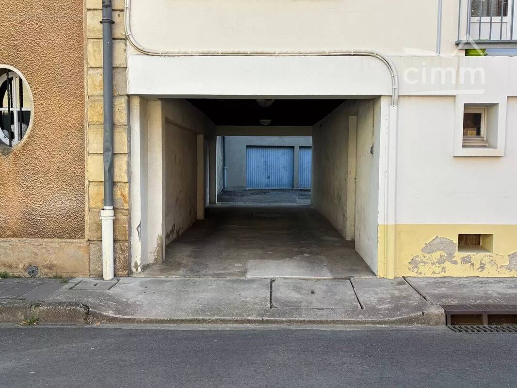 Parking à MOULINS