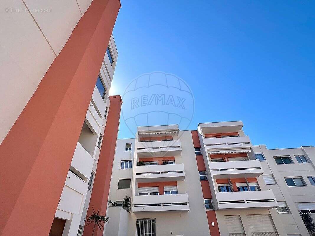 Appartement à VALLAURIS