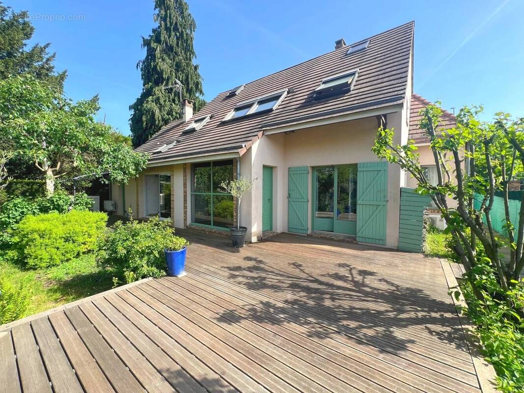 Maison à FONTENAY-TRESIGNY