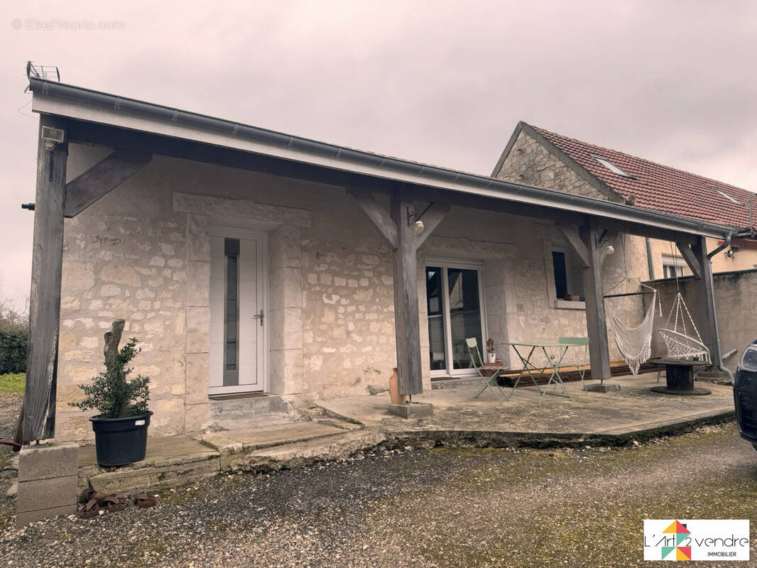 Maison à REMY