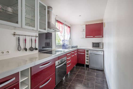 Appartement à COURBEVOIE