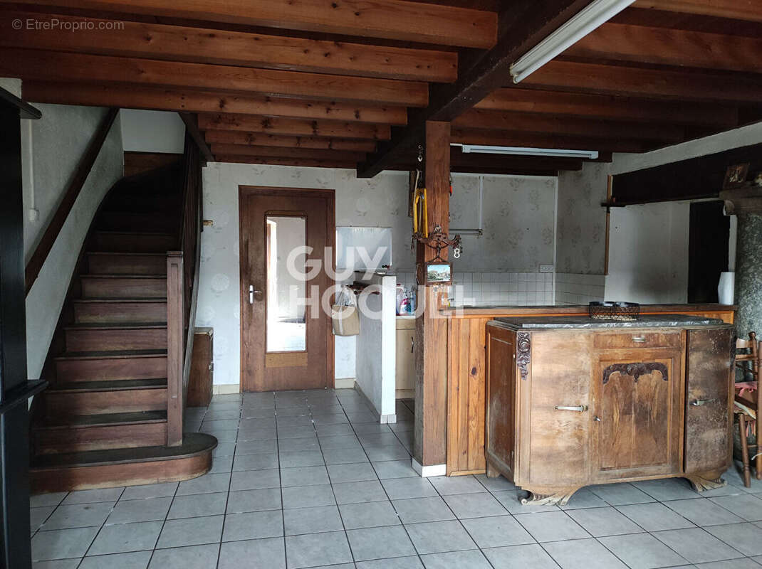 Maison à NOIRETABLE