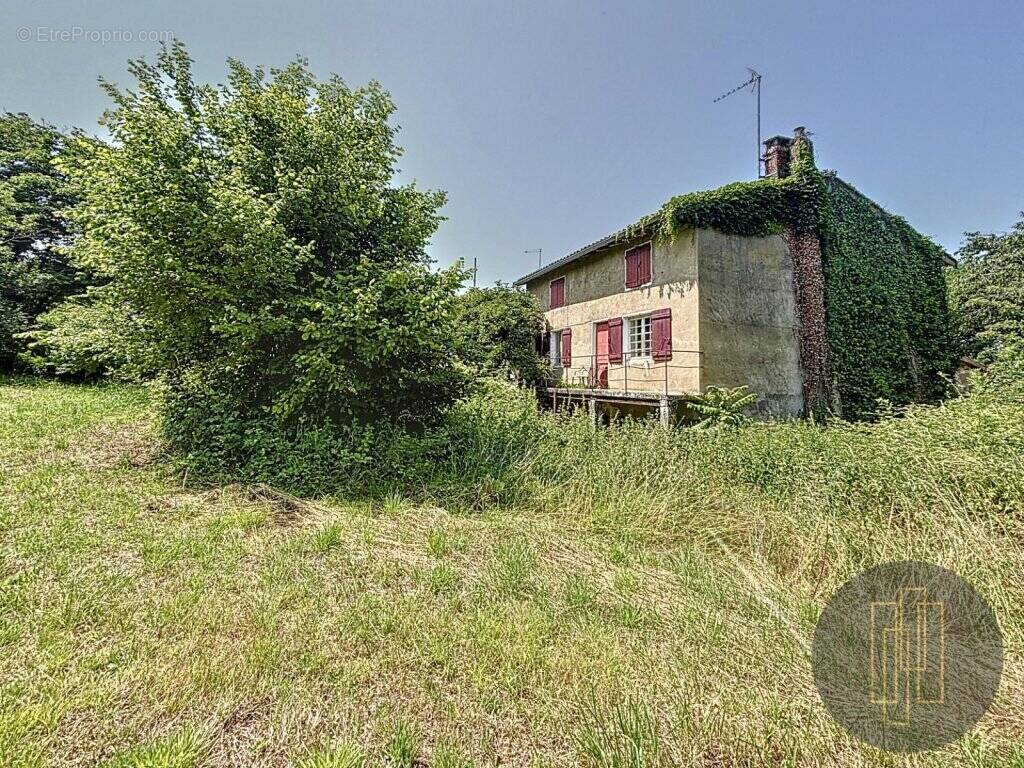 Maison à ARNAS