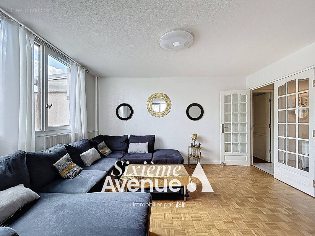 Appartement à DECINES-CHARPIEU