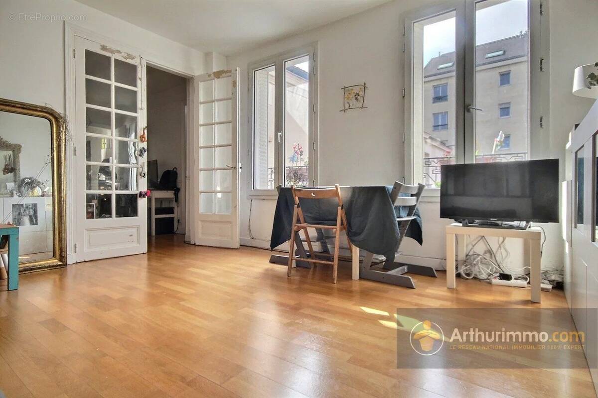 Appartement à CHARENTON-LE-PONT
