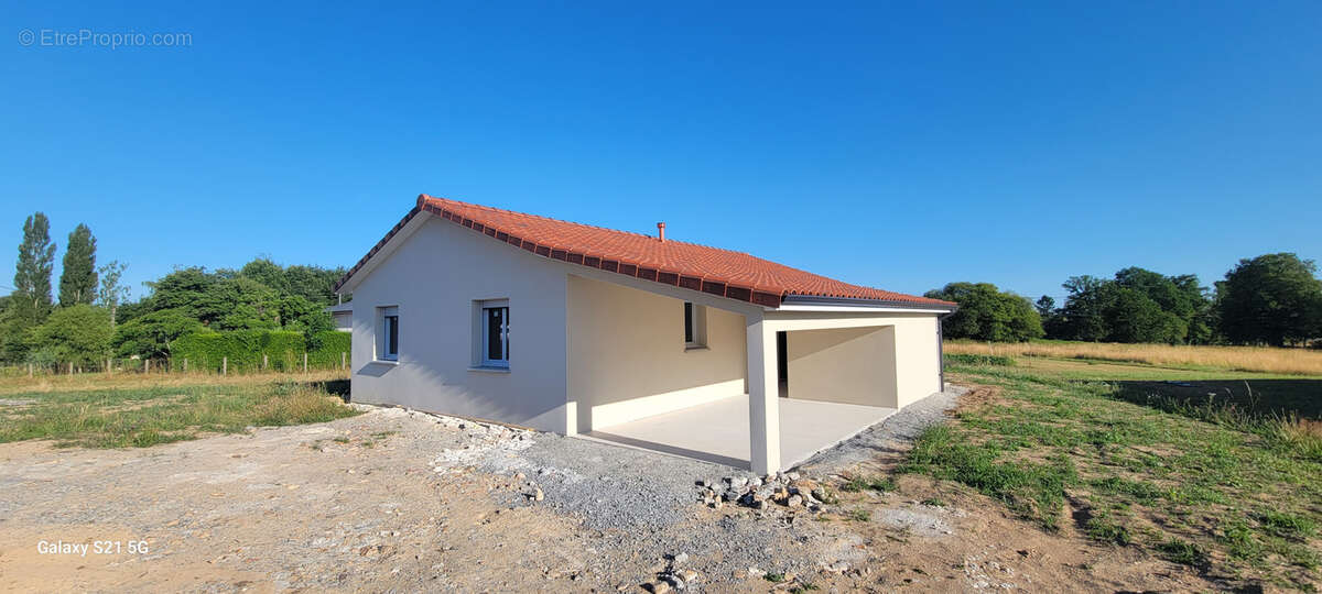Maison à PEYRILHAC