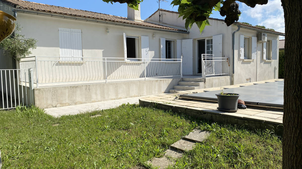 Maison à CLARENSAC