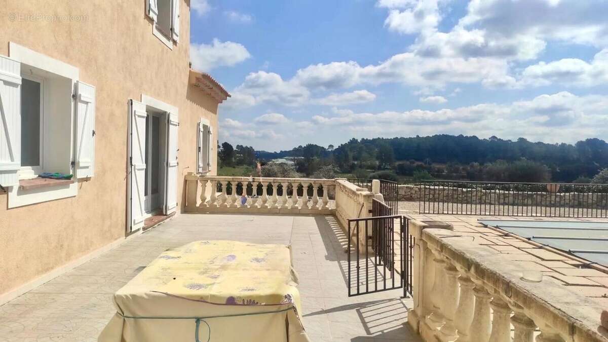 Photo 2 - Maison à LORGUES