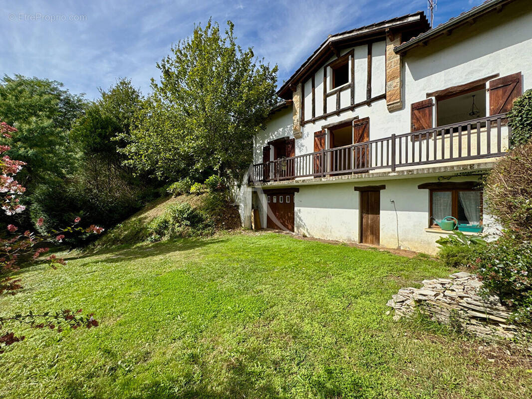 Maison à SAINT-PEE-SUR-NIVELLE