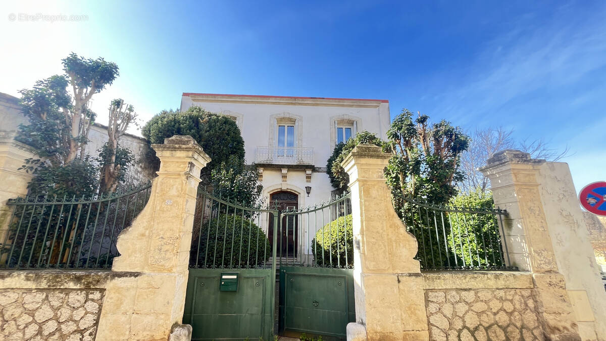 Maison à MONTBAZIN