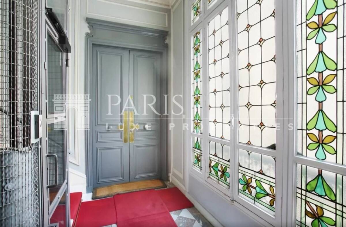 Appartement à PARIS-17E