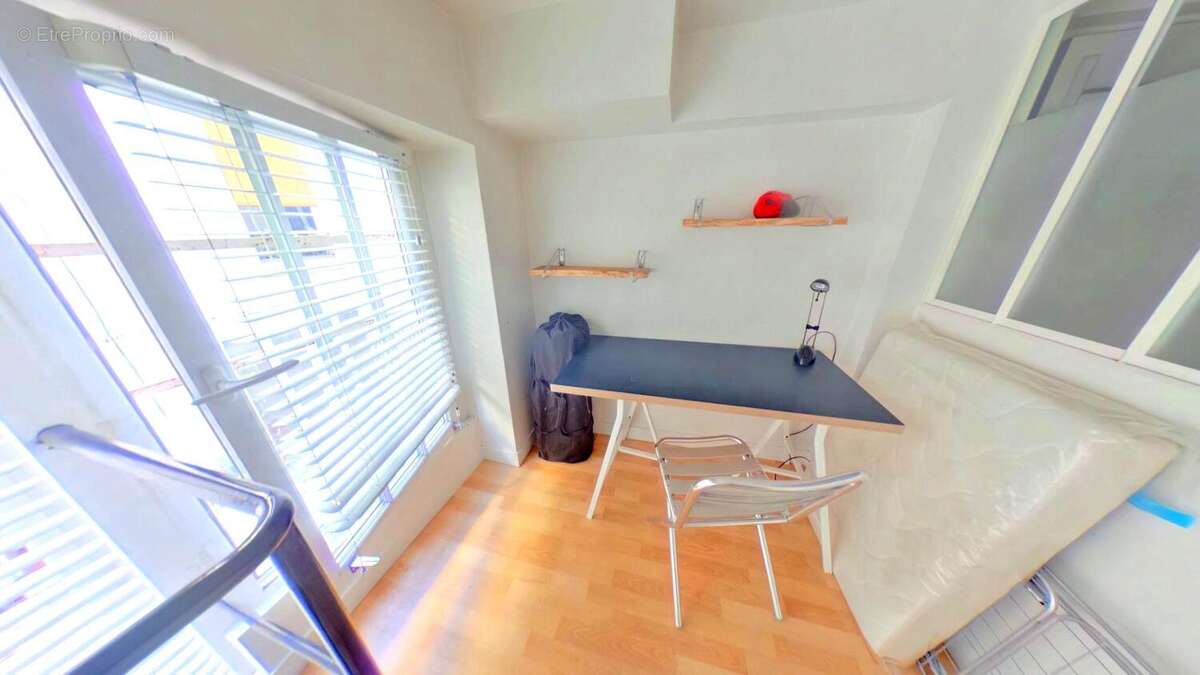Appartement à PARIS-20E