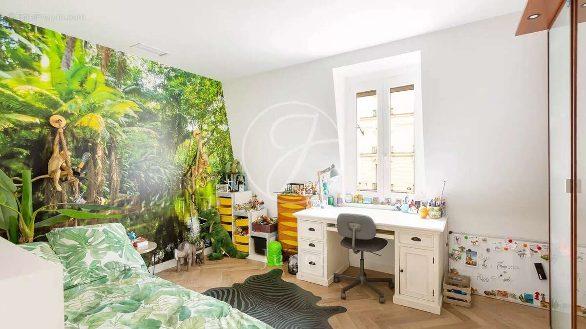Maison à PARIS-17E