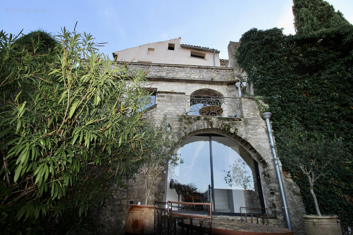 Maison à VAISON-LA-ROMAINE
