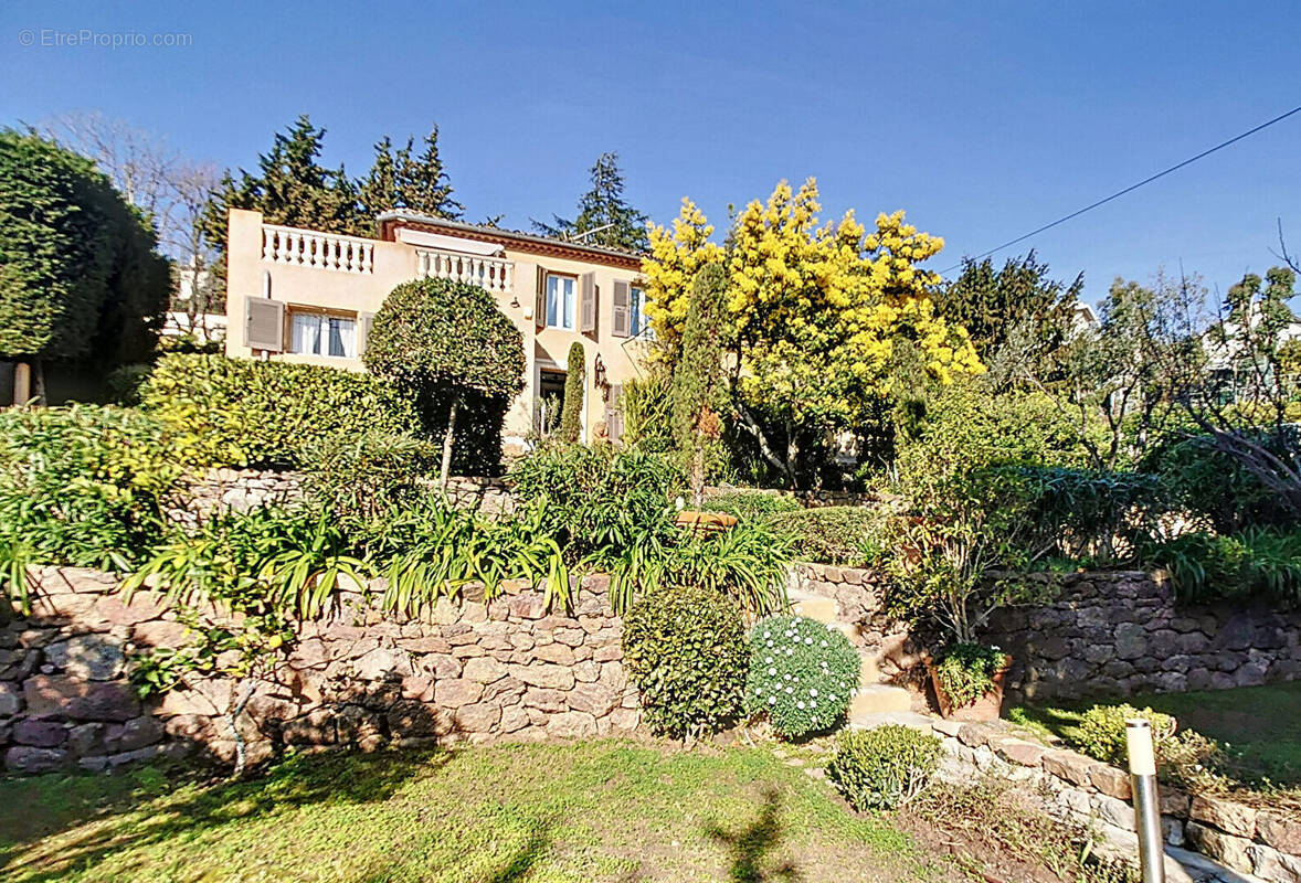 Maison à VALLAURIS