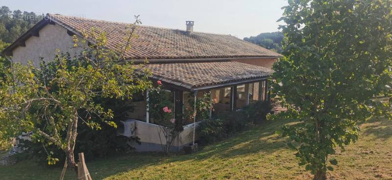 Maison à LA CHAPELLE-GONAGUET