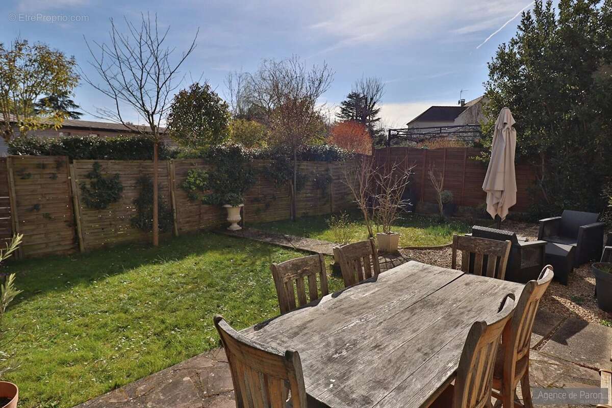 Maison à VERRIERES-LE-BUISSON
