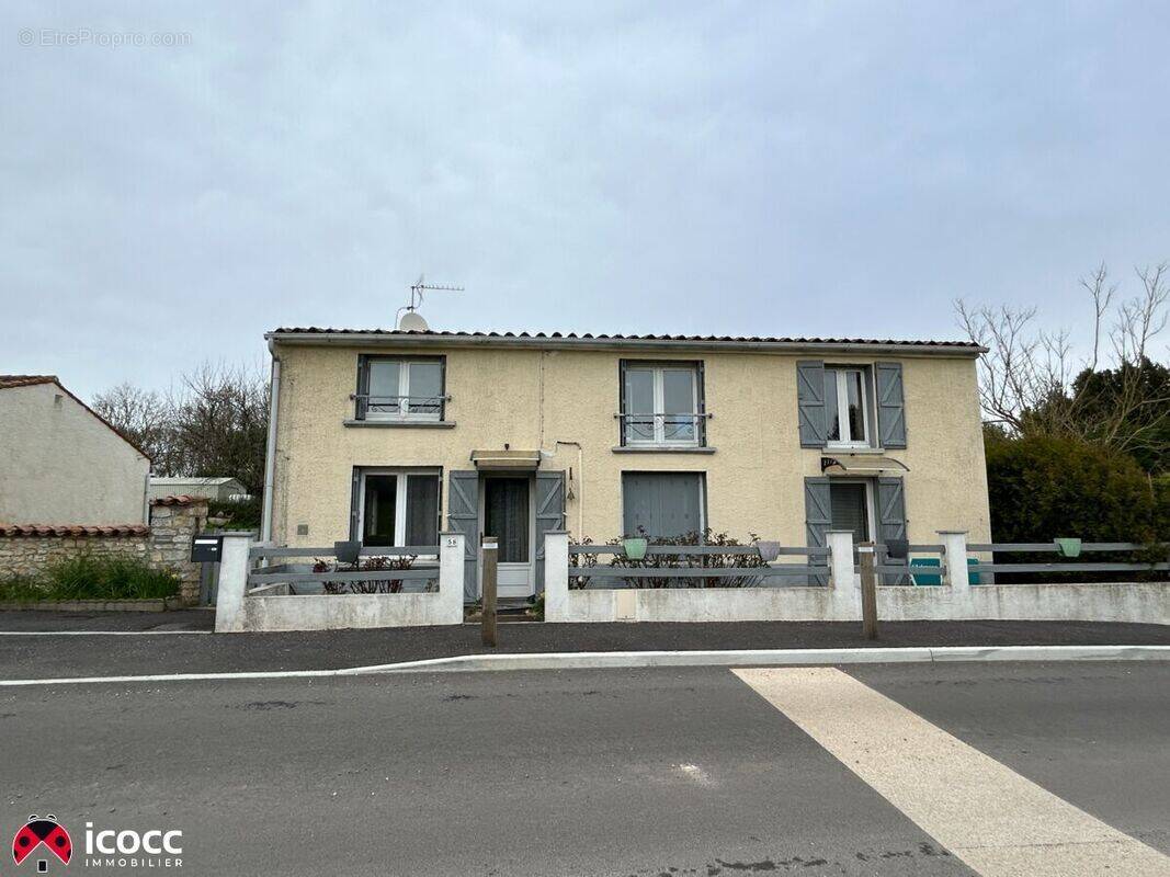 Maison à CURZON
